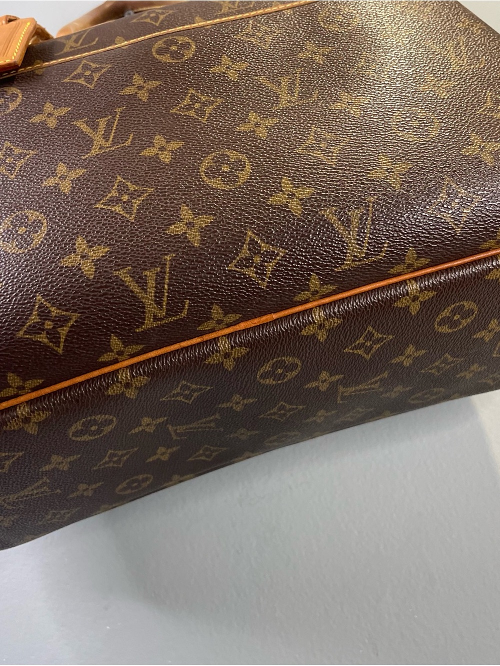 Louis Vuitton Deauville Bowling Vanity Bag - Picture 6 of 13
